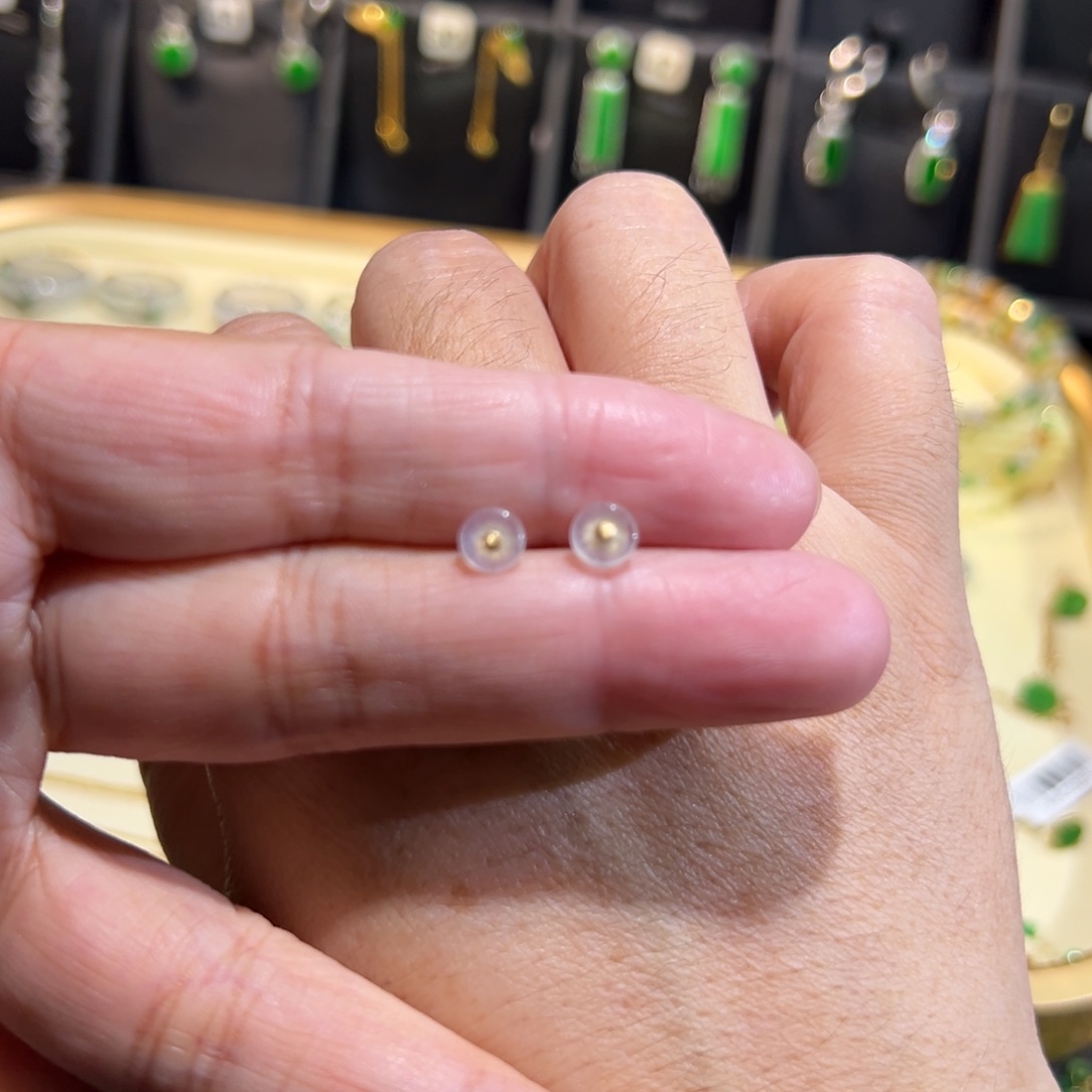 颈饰18K金镶嵌翡翠耳钉