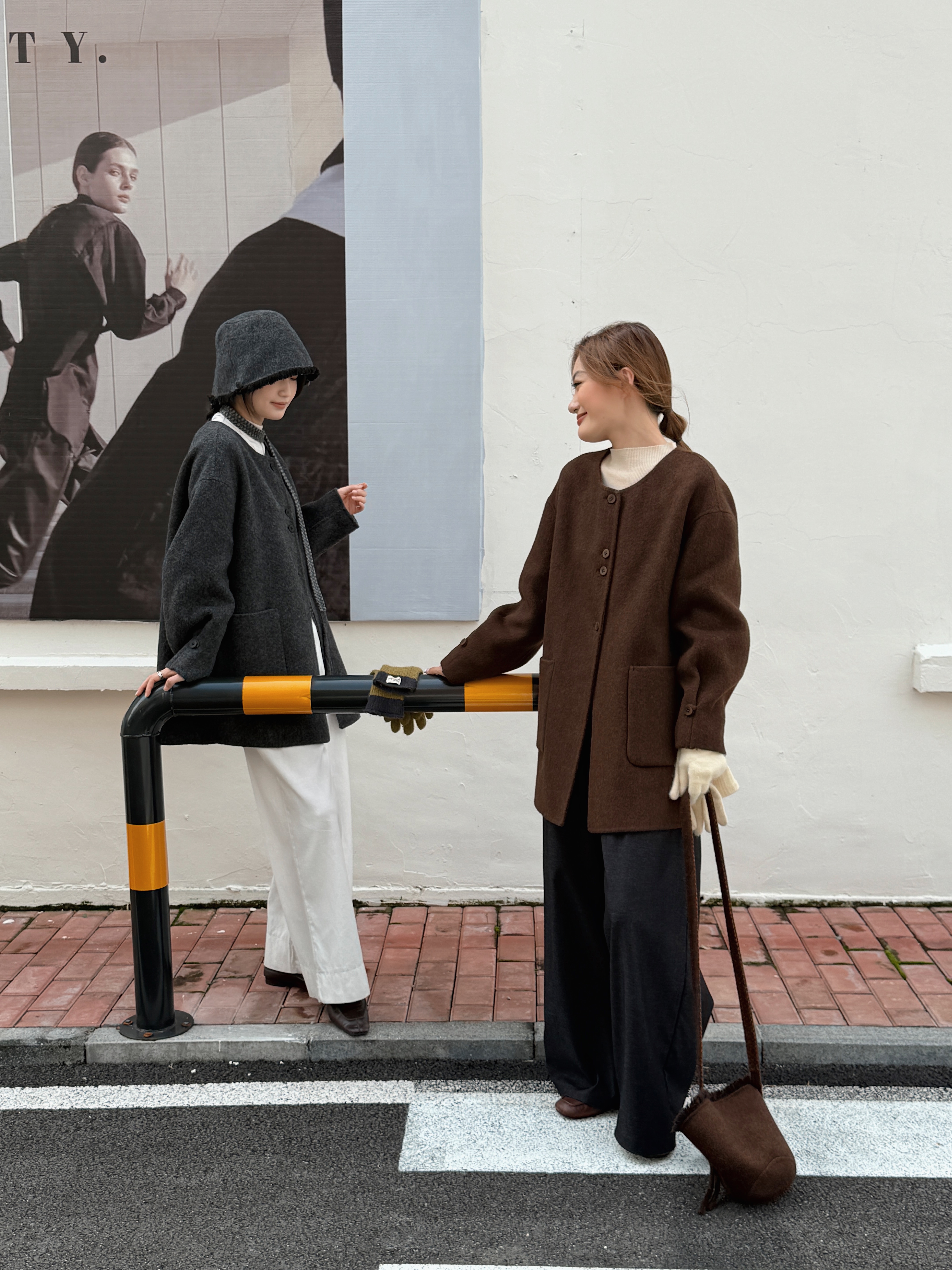 毛呢圆领大衣毛呢外套女宽松型直筒型复古6135