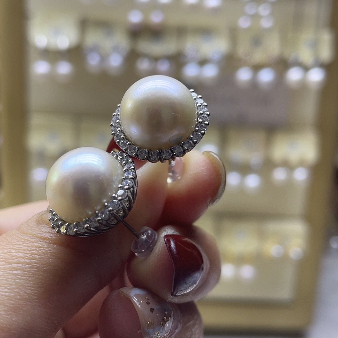 淡水珍珠银S925镶嵌耳饰