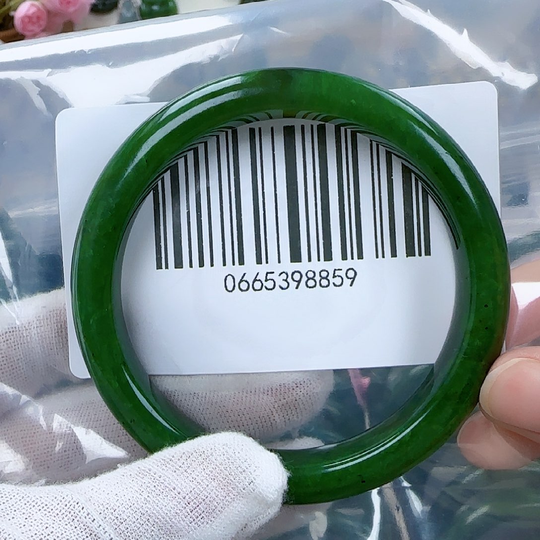 和田玉（碧玉）手镯未镶嵌微瑕59