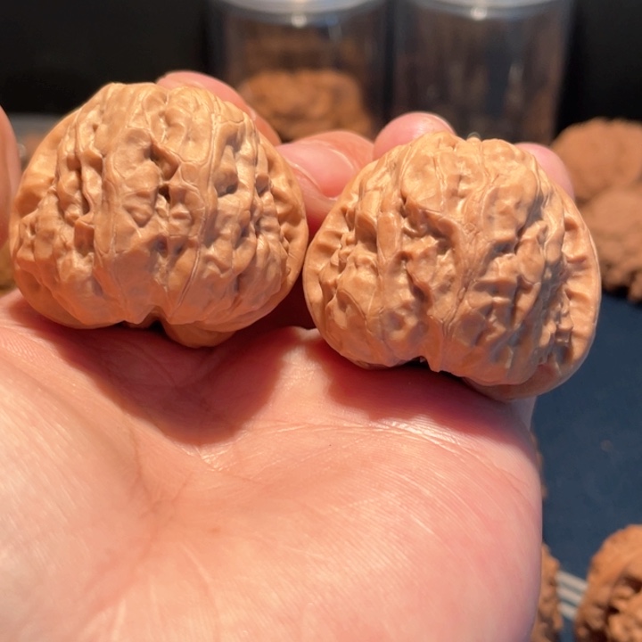 文玩核桃把件蒋*人蛤蟆头