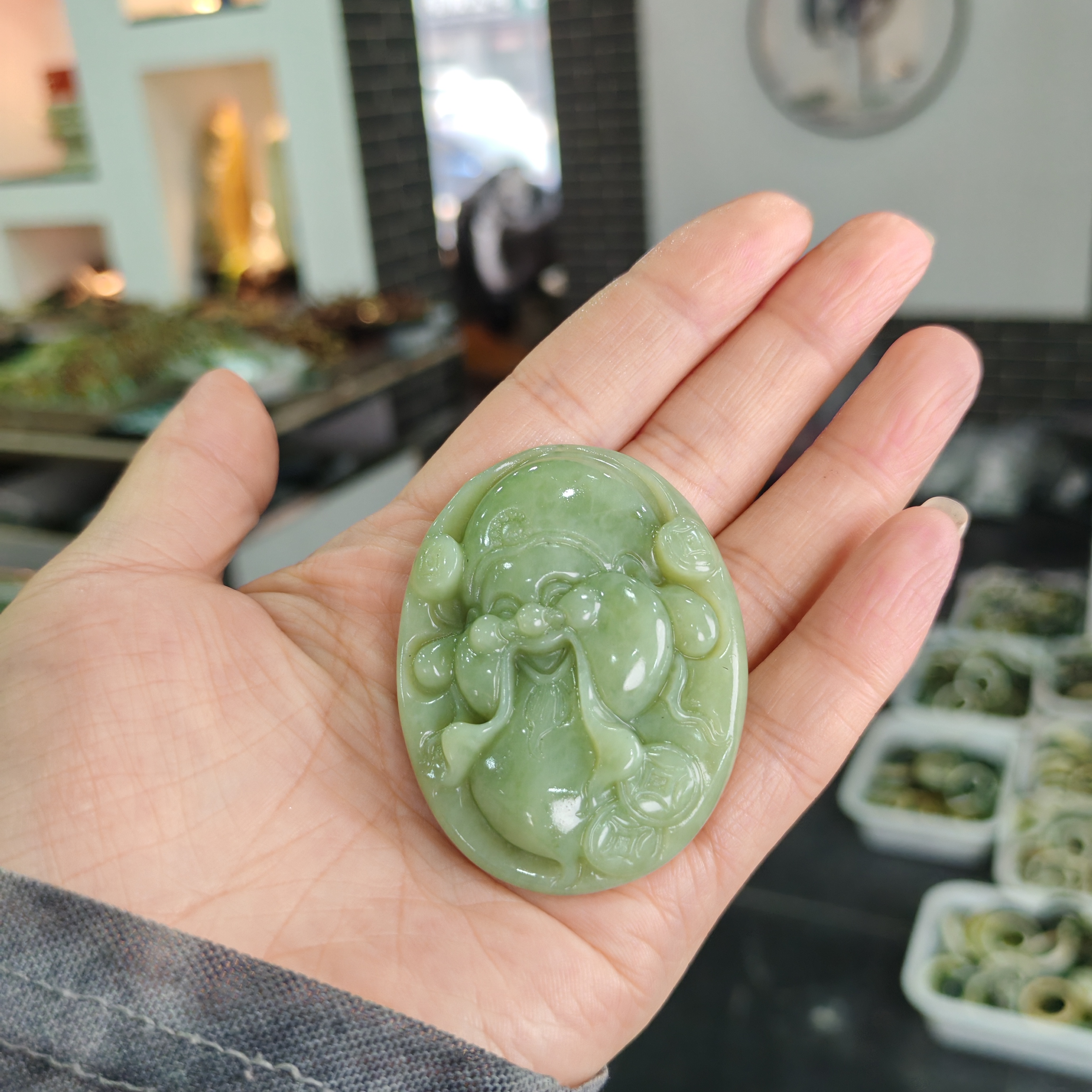 岫玉上品精美湖水绿财神爷挂件（万能扣）