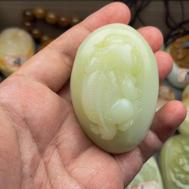 石材方解石手把件貔貅