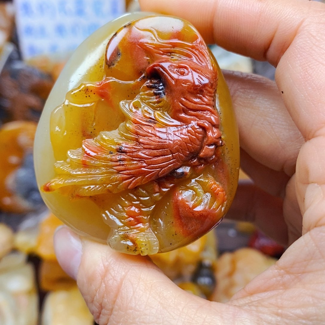 石英质玉（黄龙玉）未镶嵌颈饰