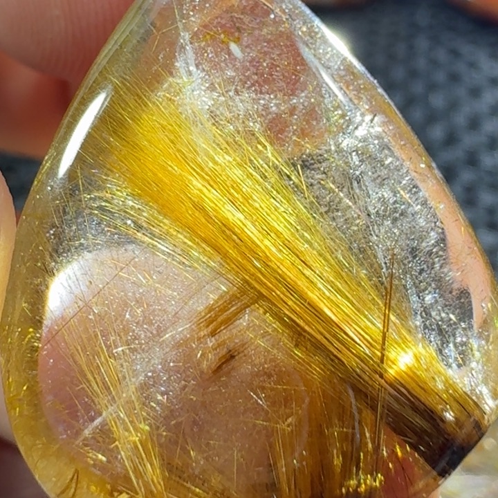 水晶颈饰未镶嵌美**华