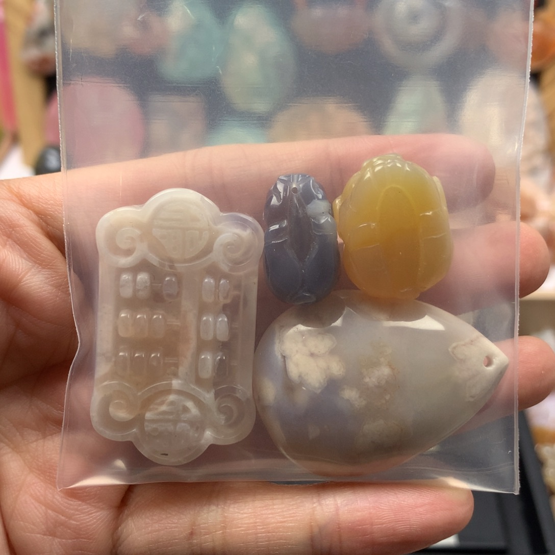 查罗石合金颈饰?**?