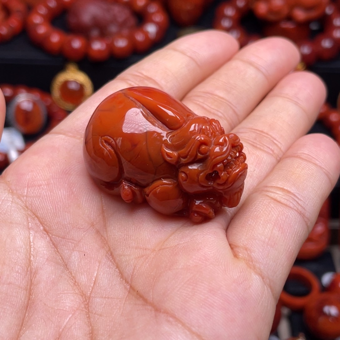 南红玛瑙未镶嵌珠宝奇石吊坠