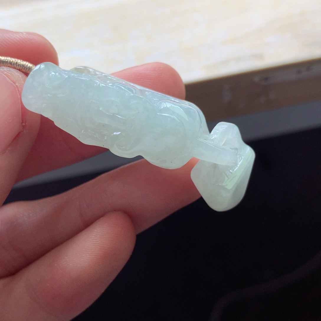 翡翠颈饰未镶嵌吊坠