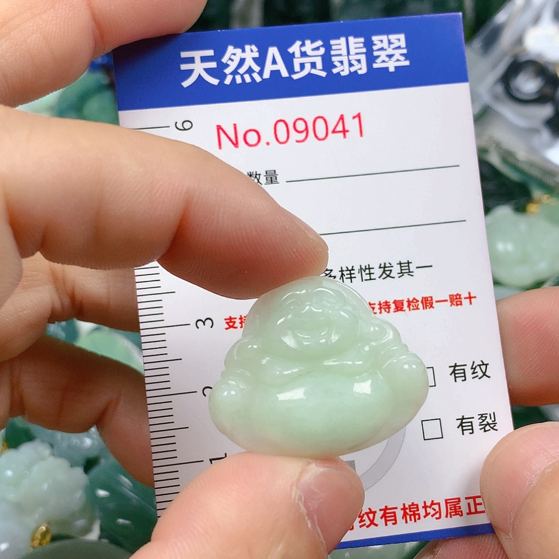 翡翠颈饰未镶嵌天然翡翠