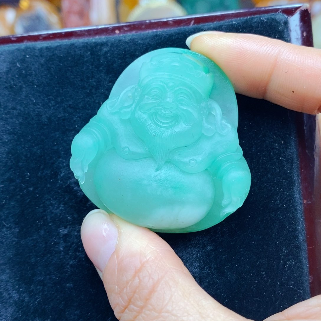石英质玉（黄龙玉）未镶嵌颈饰夜**·