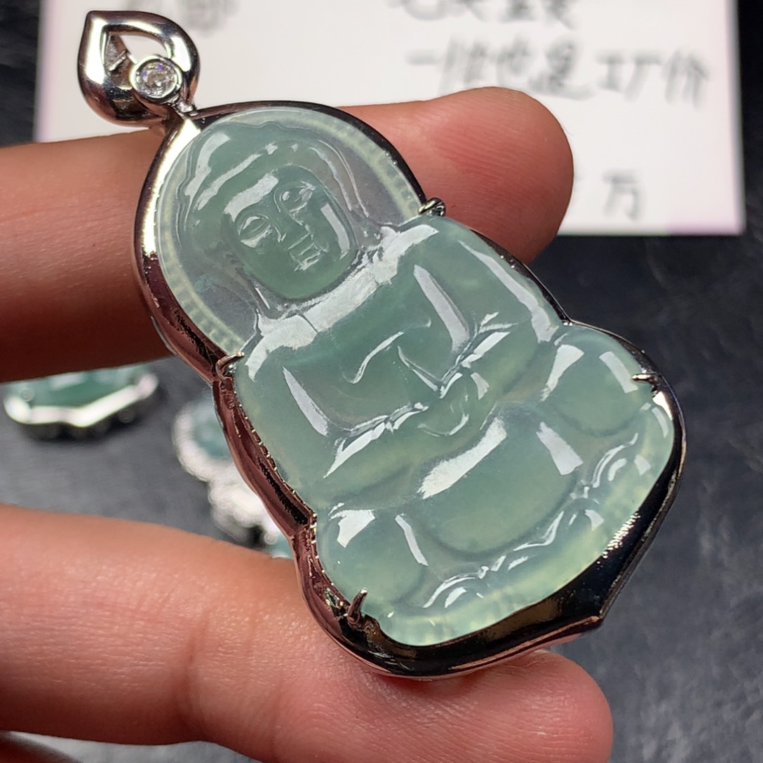颈饰未镶嵌翡翠观音