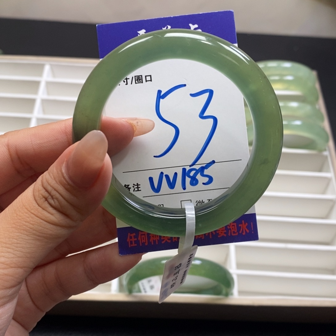 l***g蛇纹石玉未镶嵌手镯