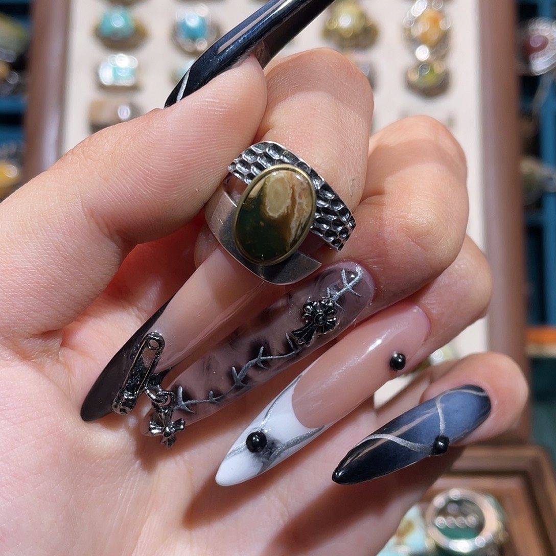 冷***你琥珀银S925镶嵌戒指