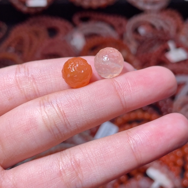 南红玛瑙未镶嵌梅花雕刻珠2082