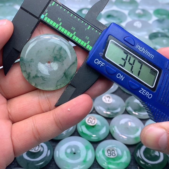 翡翠颈饰未镶嵌缅甸天然A货翡翠