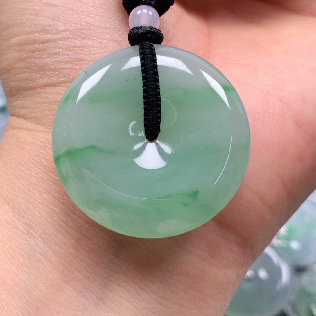 翡翠颈饰未镶嵌天然翡翠