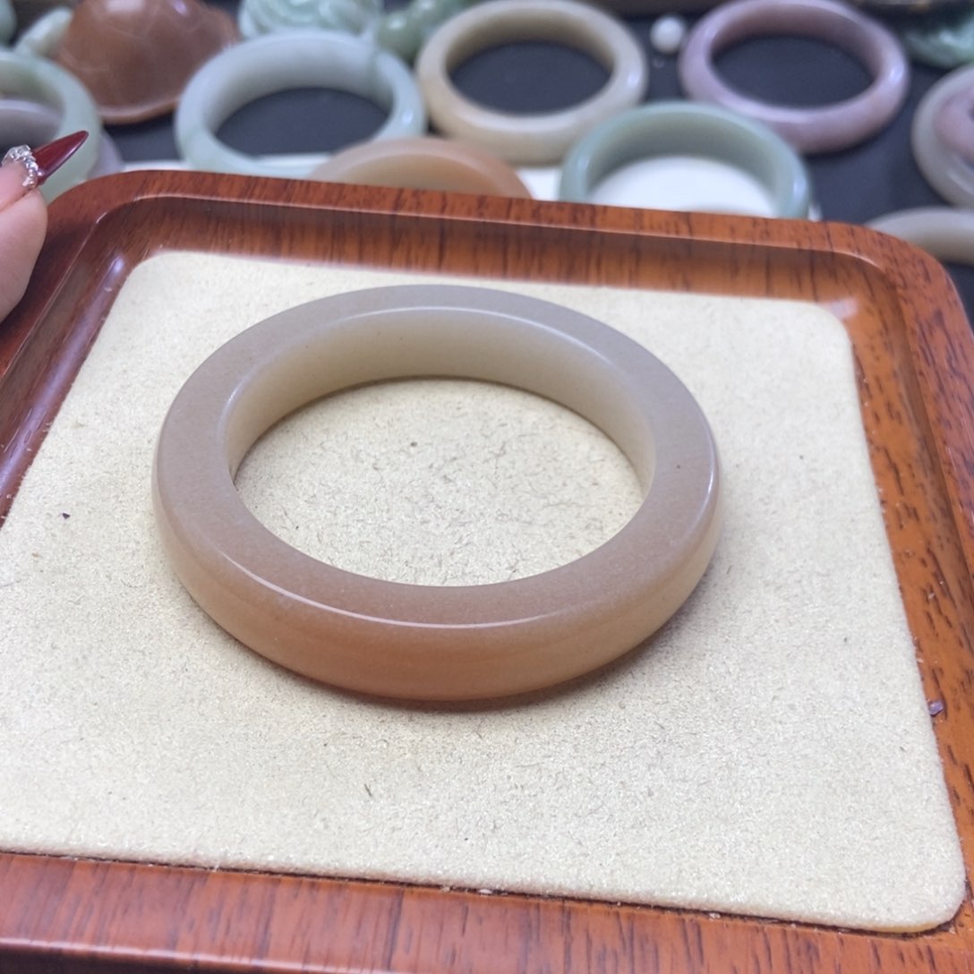 石英质玉手镯未镶嵌Y**?