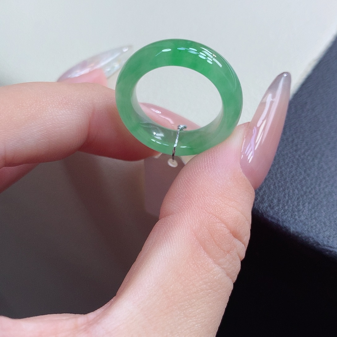 翡翠未镶嵌戒圈11号