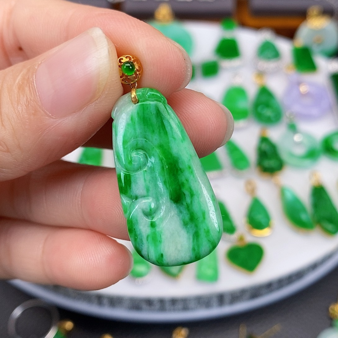 翡翠18K金镶嵌吊坠(不含链)