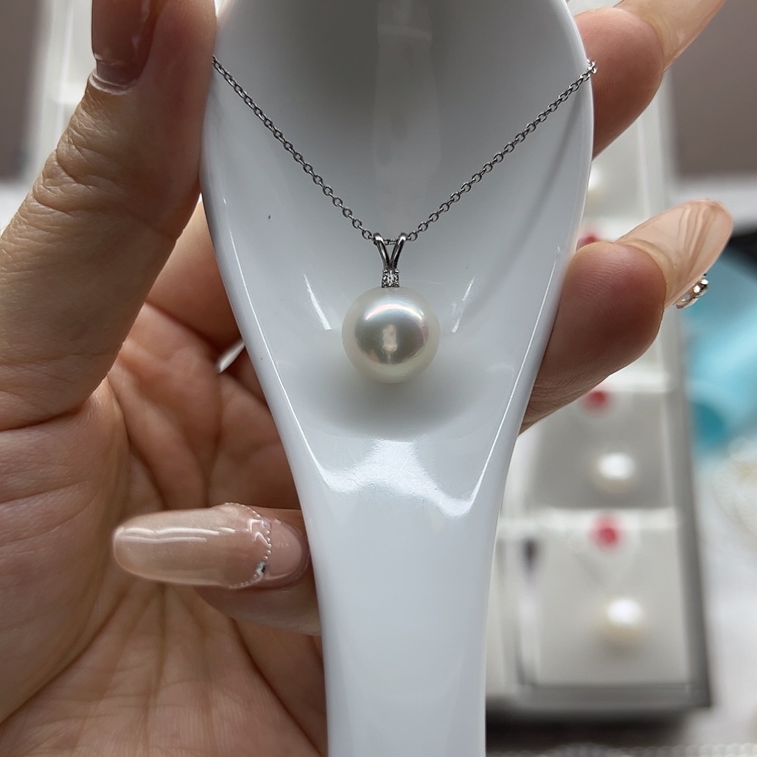 淡水珍珠颈饰18K金镶嵌