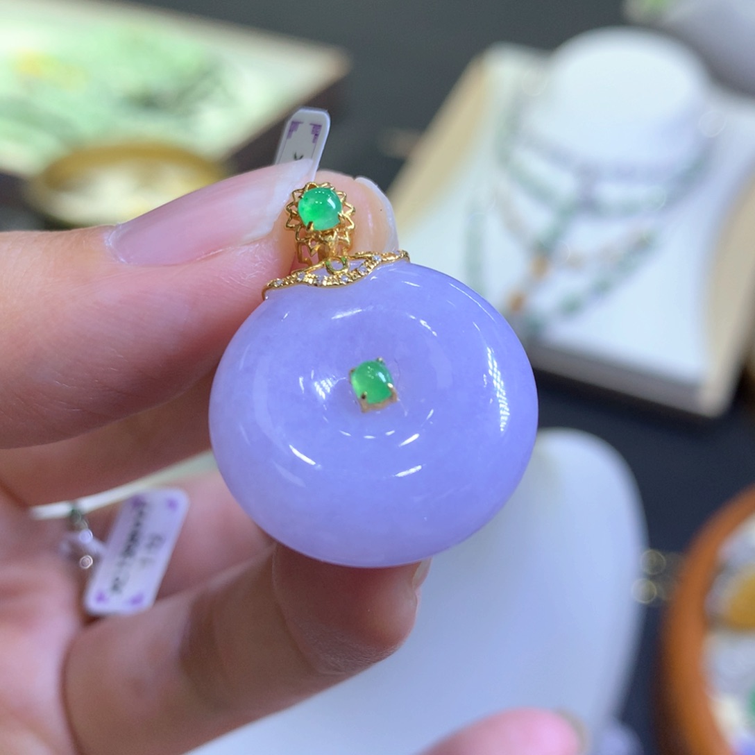 【闪购商品】翡翠颈饰18K金镶嵌翡翠吊坠项链