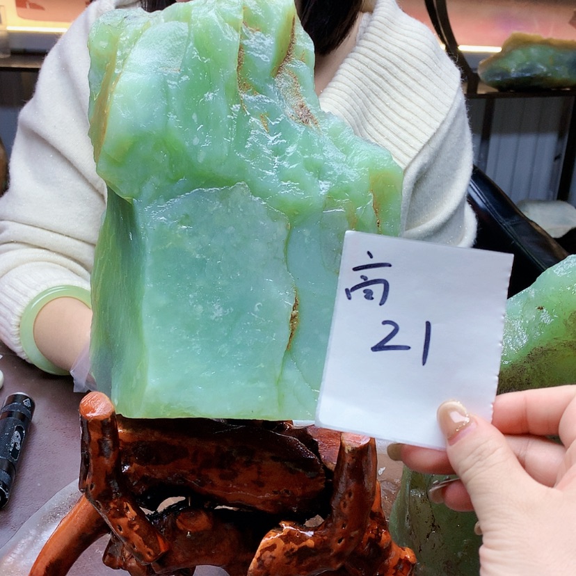 【闪购商品】未镶嵌蛇纹石玉原石朵*