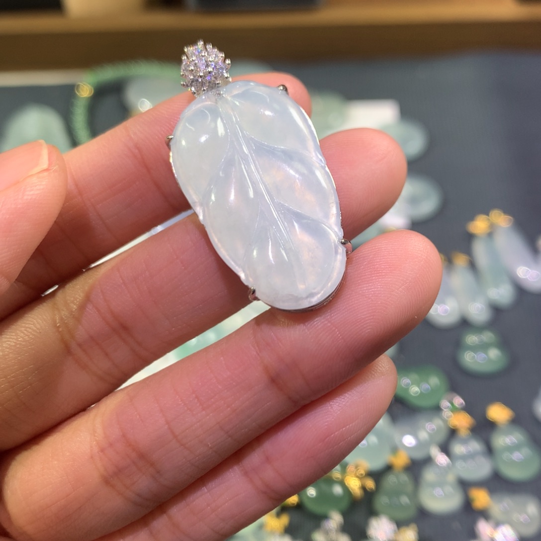 翡翠银S925镶嵌吊坠(赠链)冰叶子