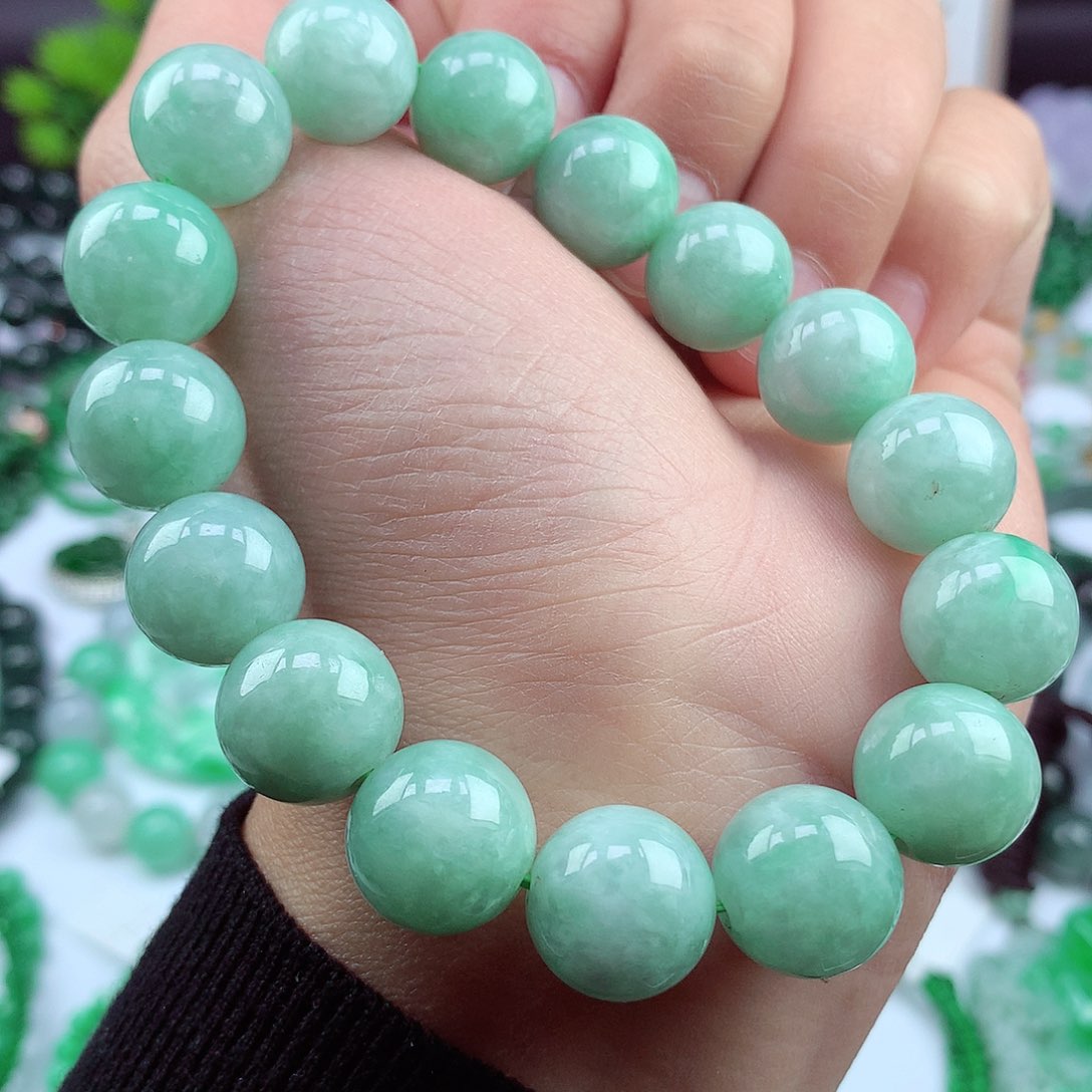 翡翠颈饰未镶嵌手串