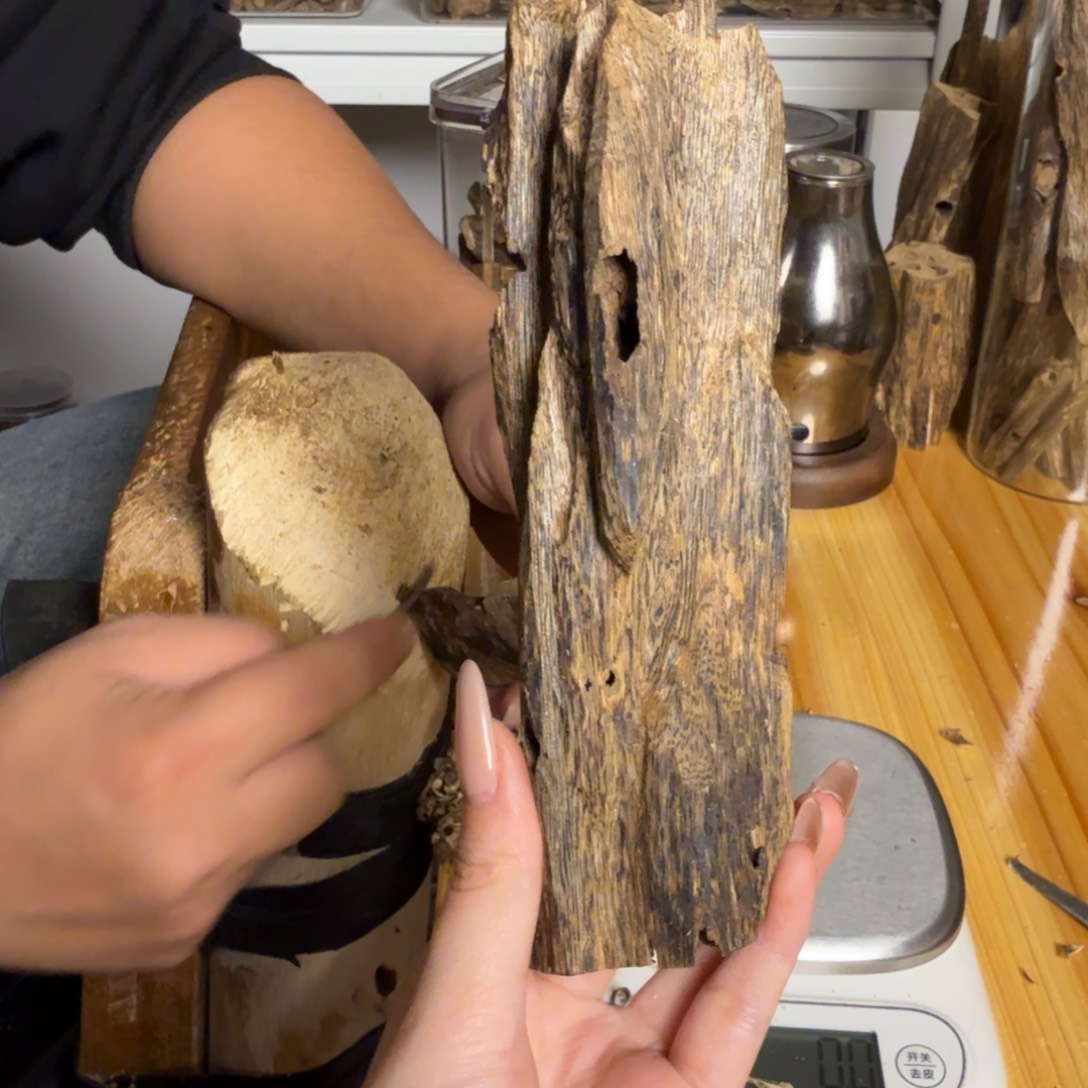 沉香千里香虫漏香98克