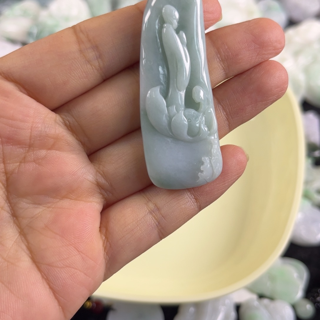 欣***E翡翠未镶嵌吊坠(不含链)