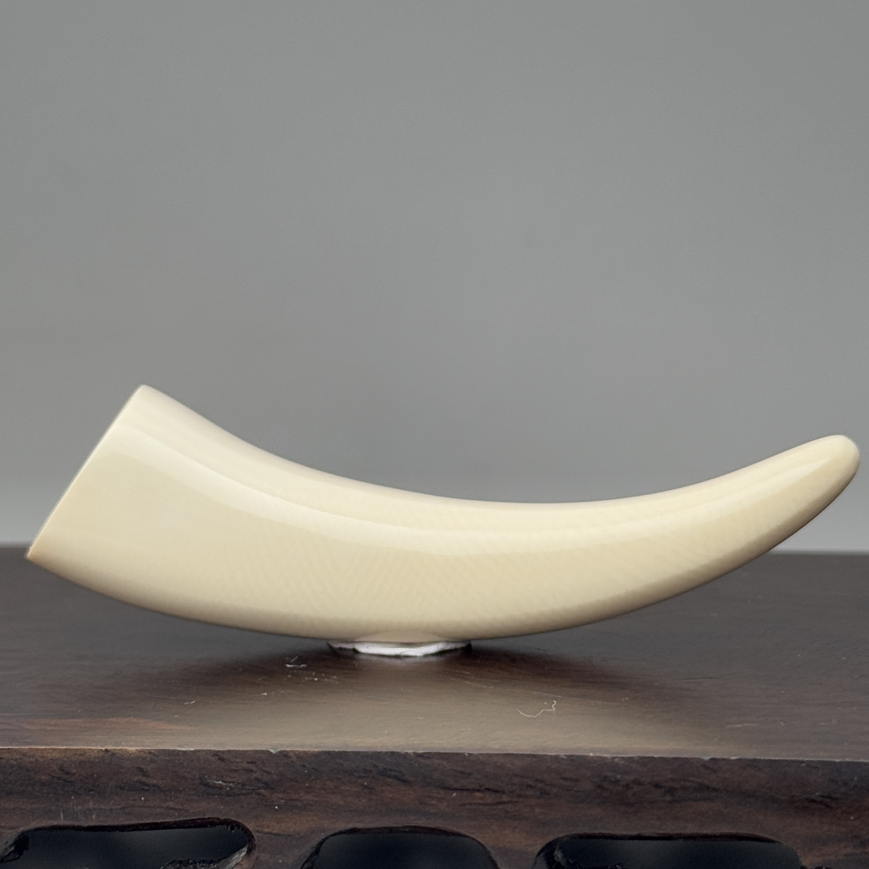 DEZHI/德志73*18*15mm15.1g牙尖天然猛犸牙K494（牛鼻孔吊坠绳）