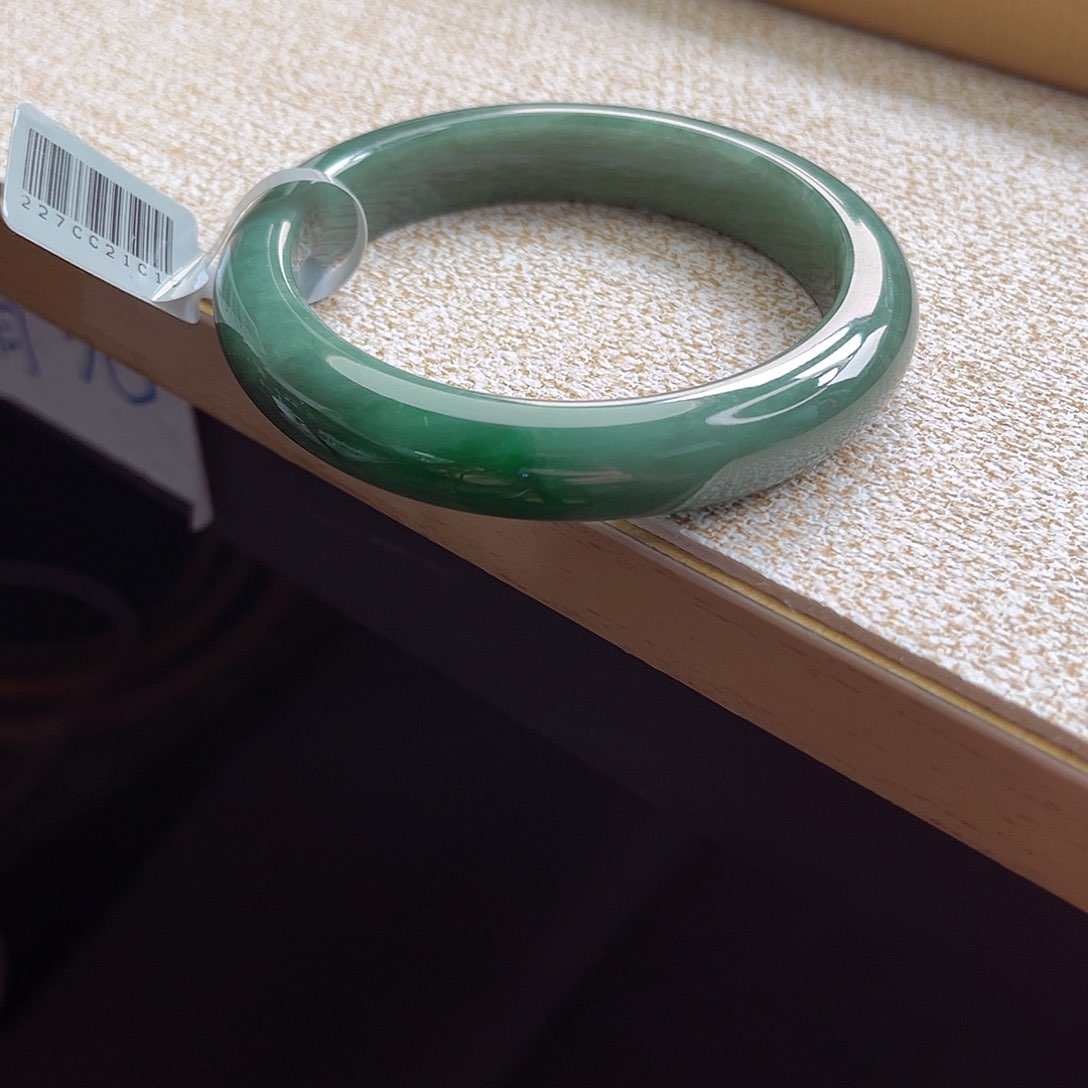 翡翠手镯未镶嵌手镯