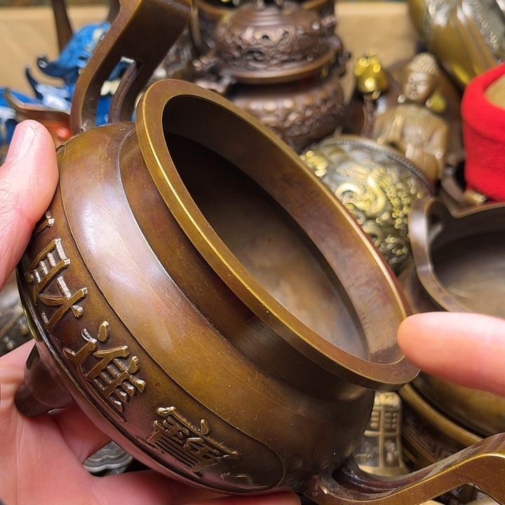 精美铜器批发档口