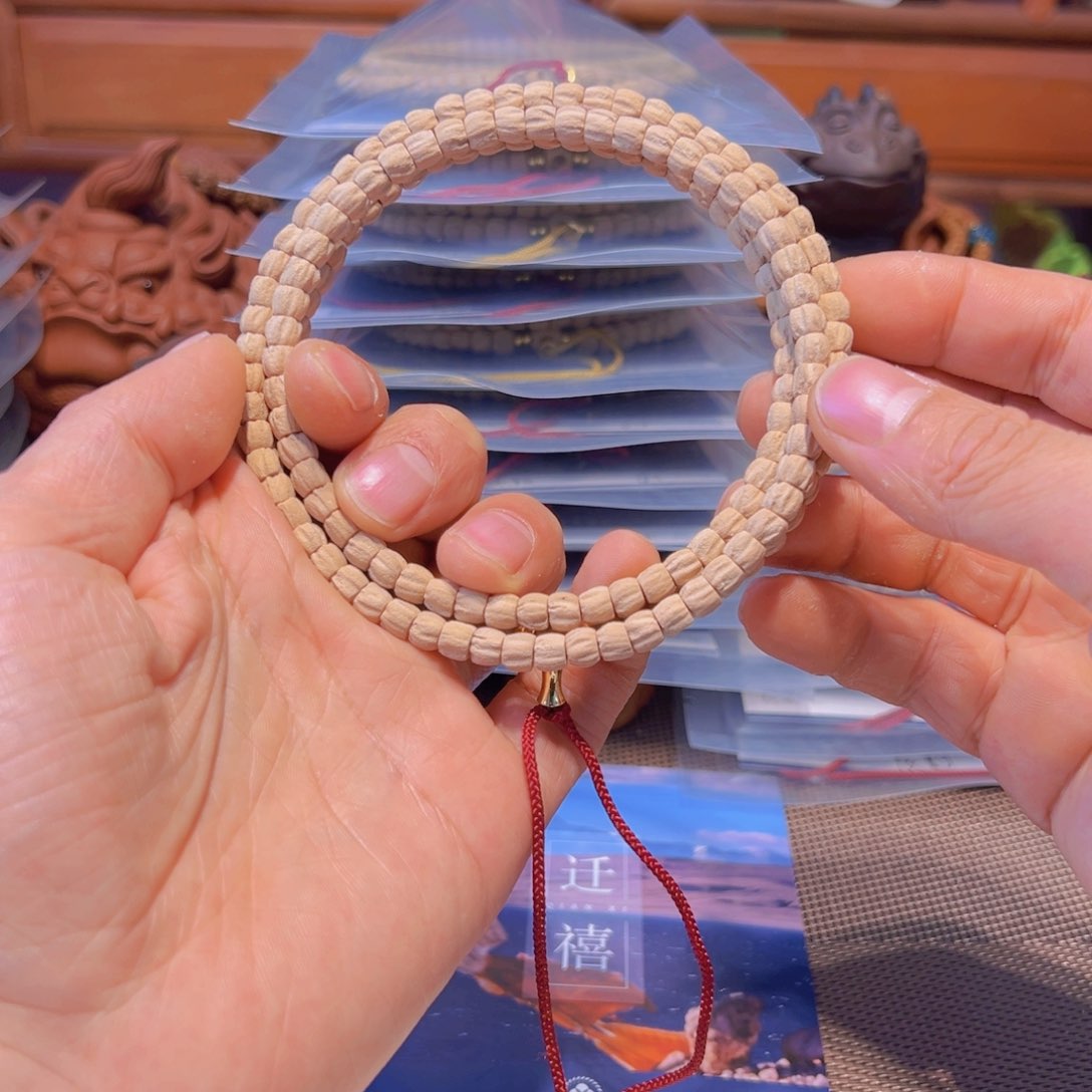 柏香籽/百香籽吊坠？