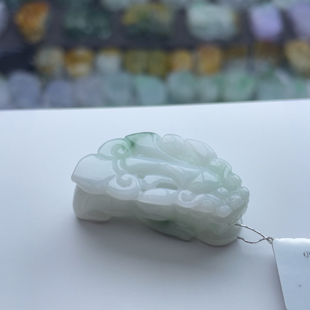 翡翠颈饰未镶嵌貔貅