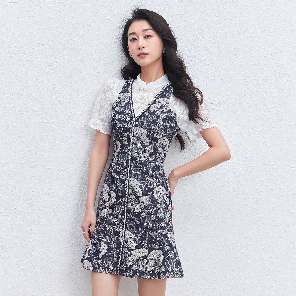 【韩诗诗专属】EVA OUXIU/伊华欧秀千金风连衣裙52WAQ5896