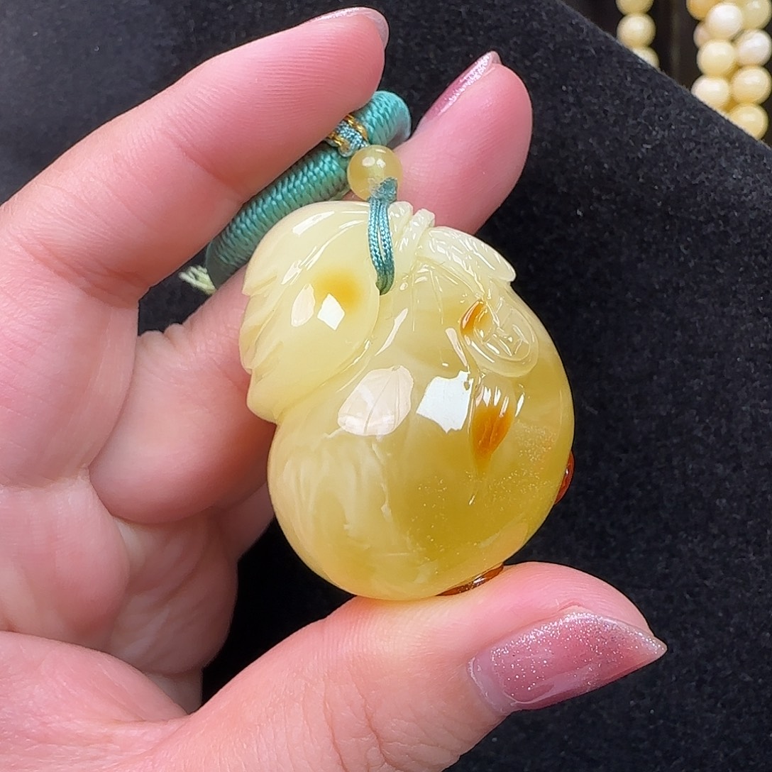 蜜蜡未镶嵌珠宝奇石