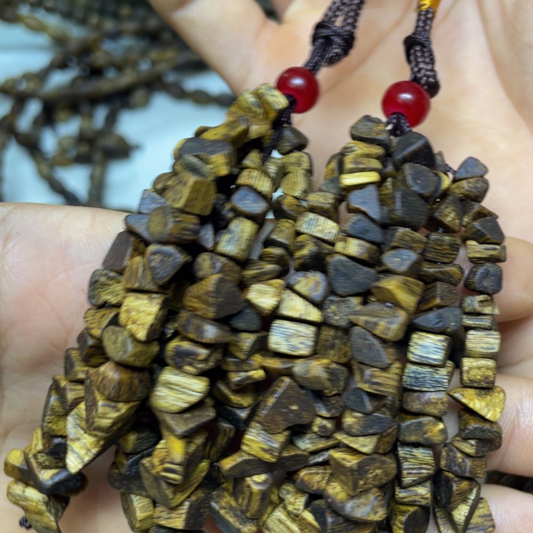 沉香沉香碎屑+两条车挂