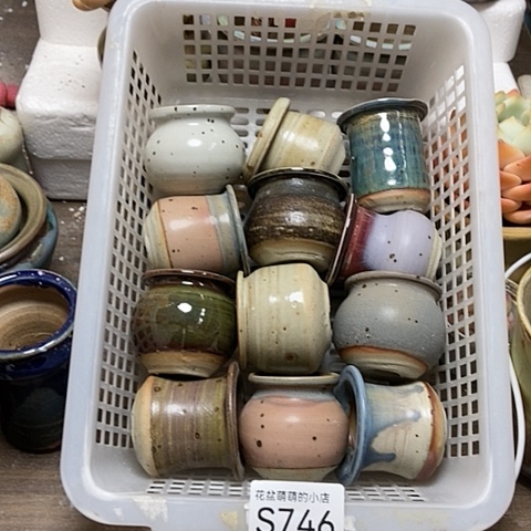 紫砂花盆746微瑕品口径3到4左右