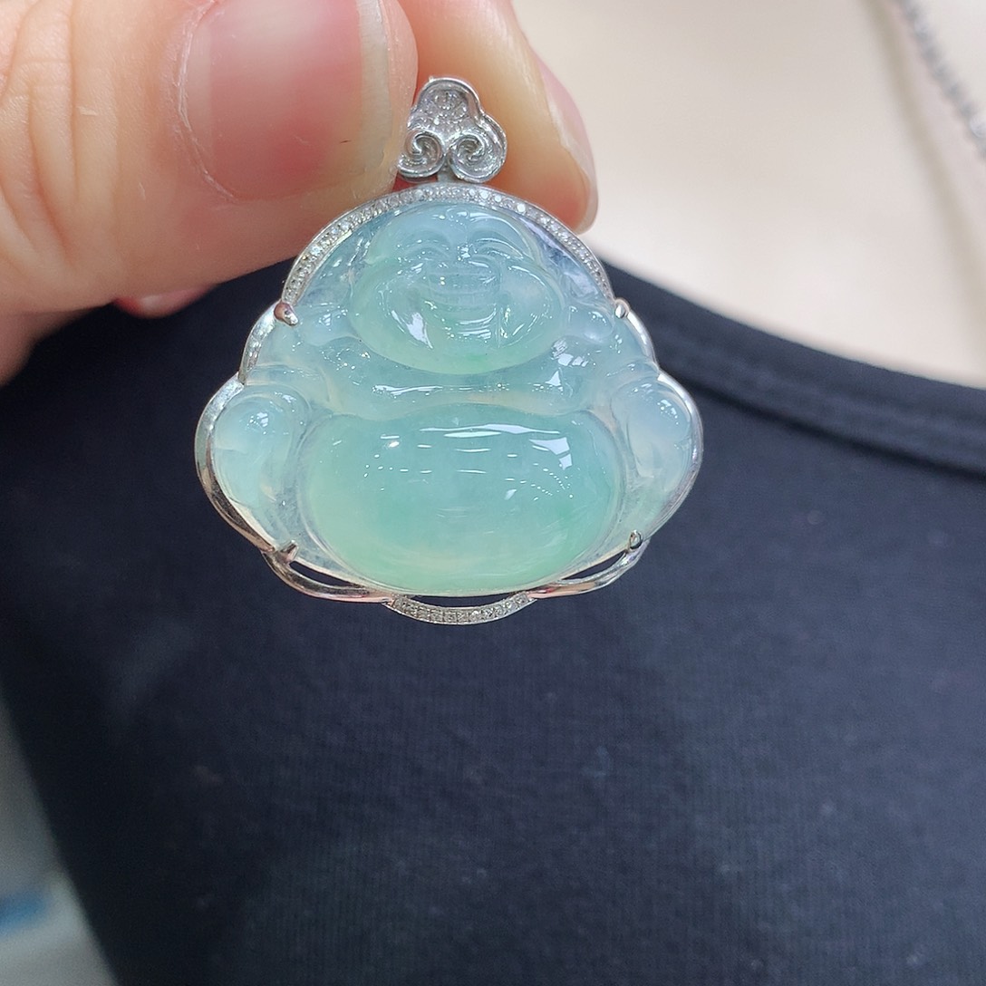 翡翠18K金镶嵌颈饰佛公