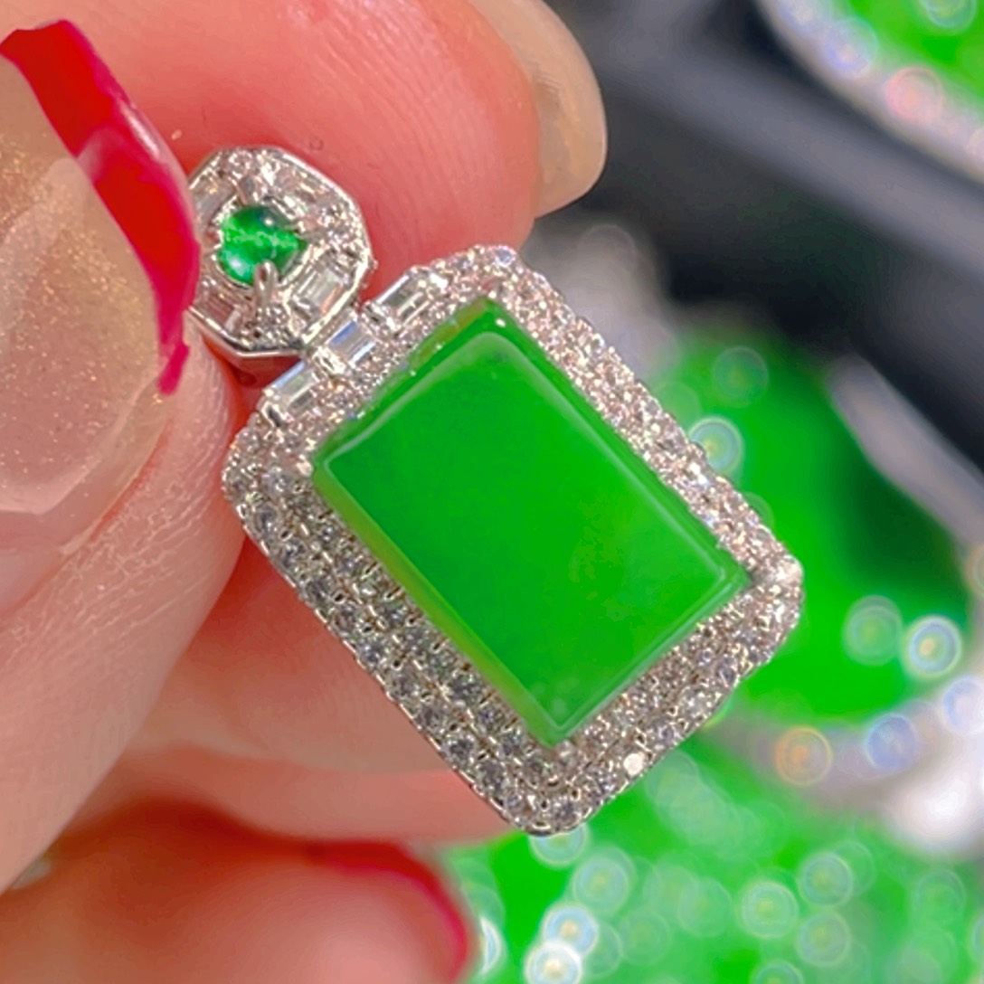 翡翠吊坠(不含链)未镶嵌