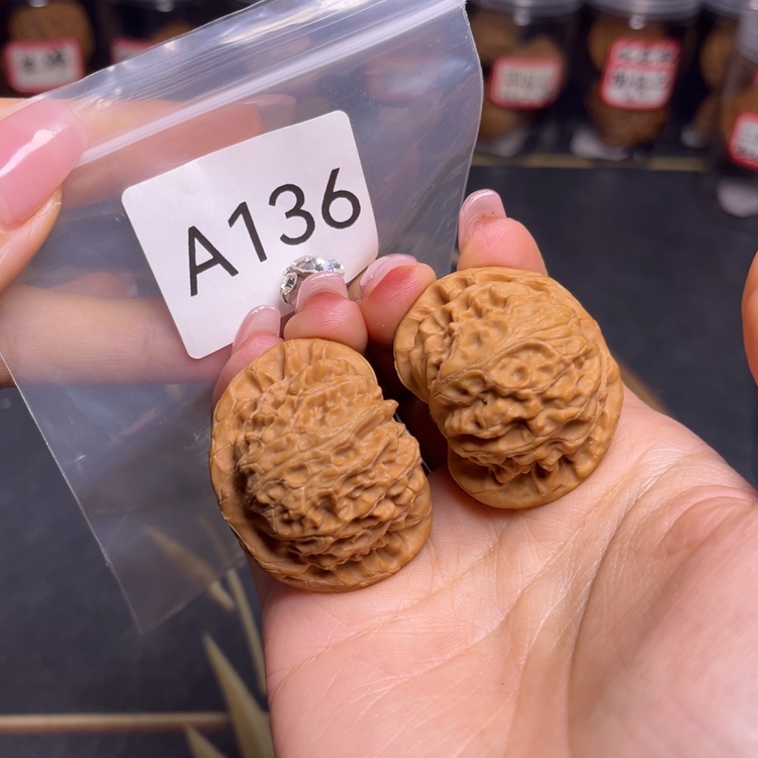 文玩核桃吊坠宫灯全品40.5