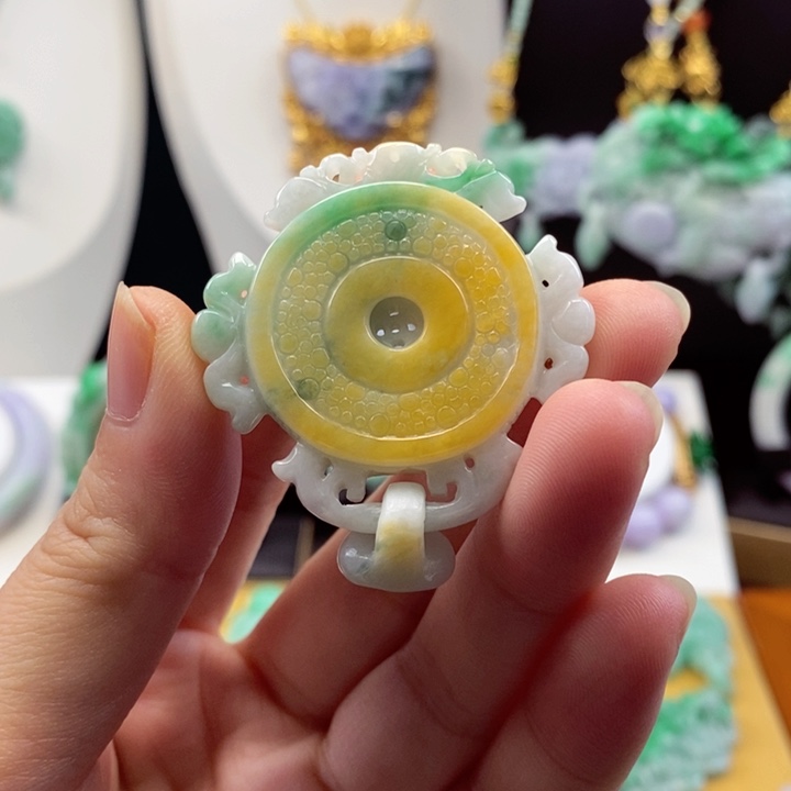 翡翠颈饰未镶嵌翡翠吊坠