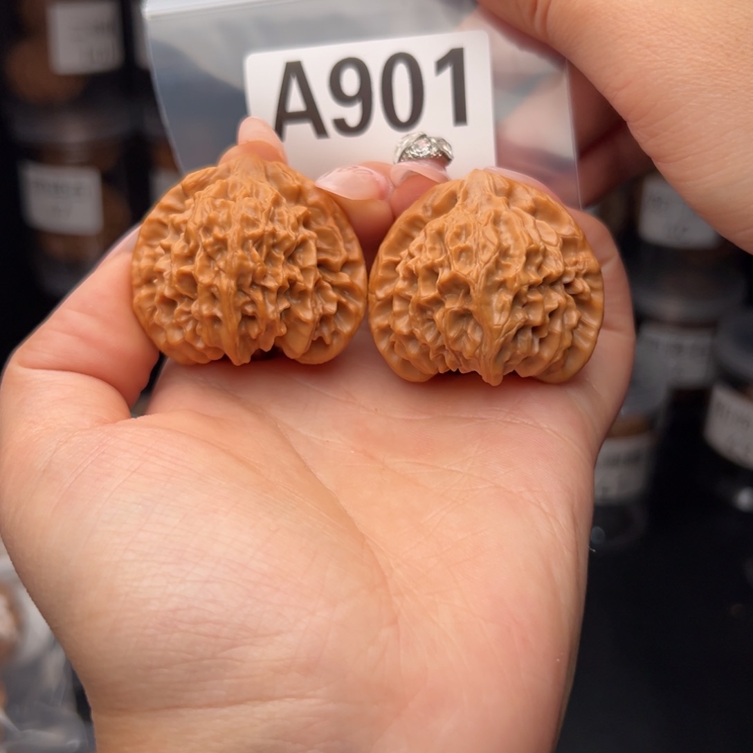 文玩核桃吊坠龙门涧42全品