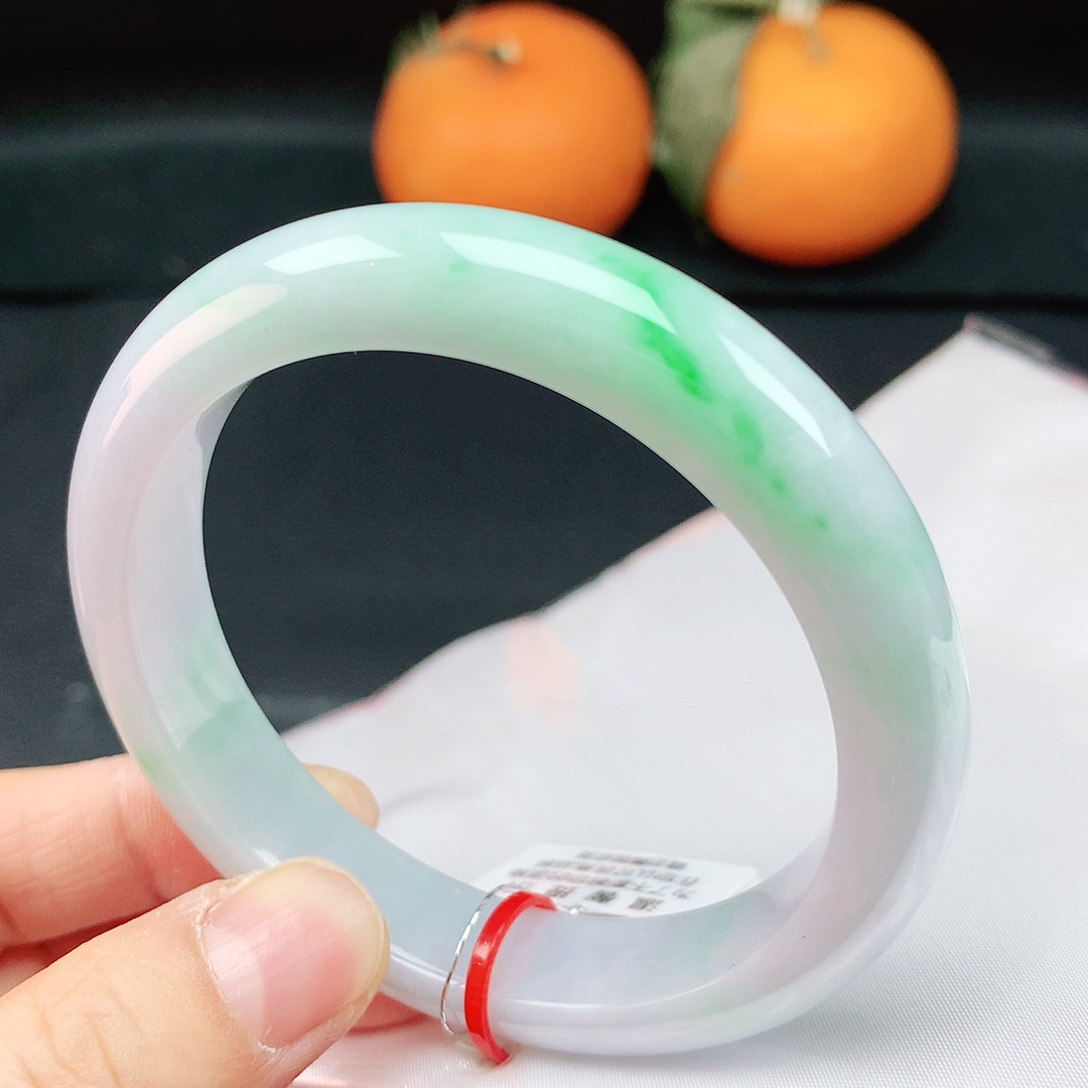 翡翠手镯未镶嵌56圈