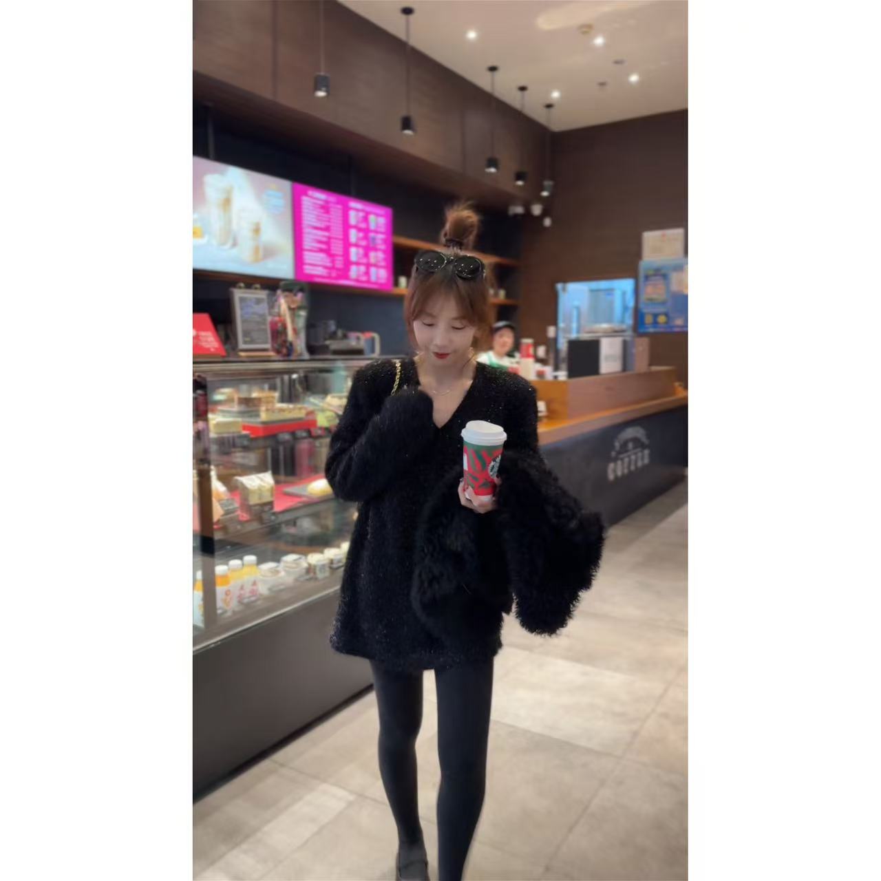 Qiong自留款！超有氛围感的v领亮丝显瘦百搭气质中长口毛须上衣