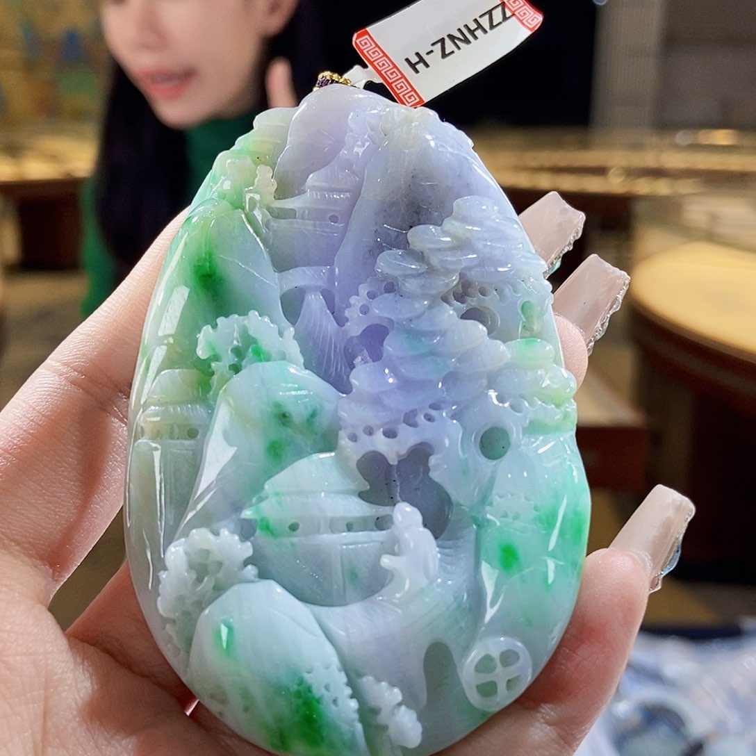 翡翠颈饰未镶嵌翡翠