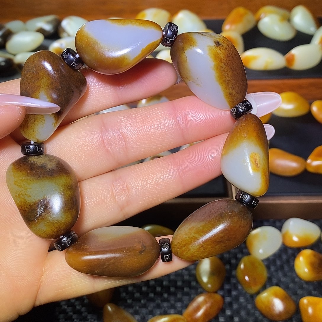 和田玉未镶嵌手串