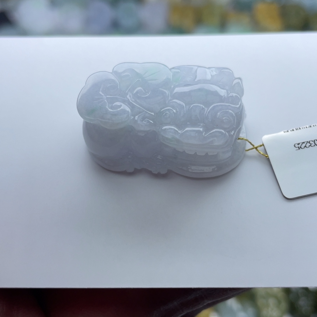 翡翠未镶嵌颈饰貔貅