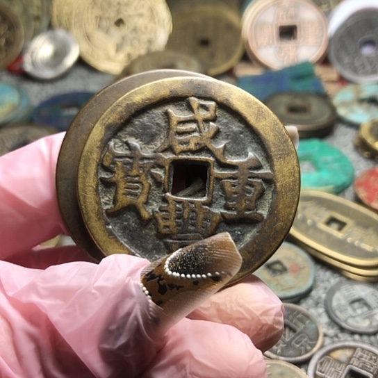 亲***公铜现代仿制工艺品